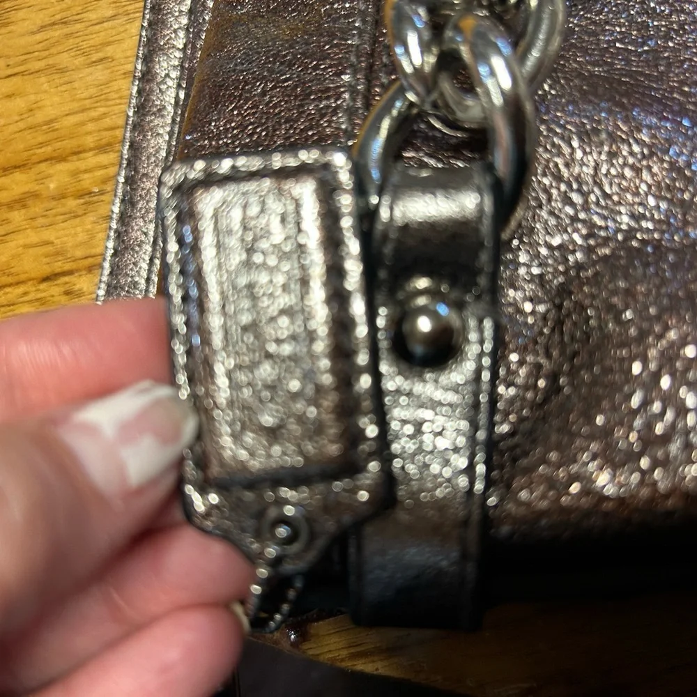 Y2K Coach Brooke Metallic Bronze Leather Tote with Chain and Black Handles - Picture 5 of 12